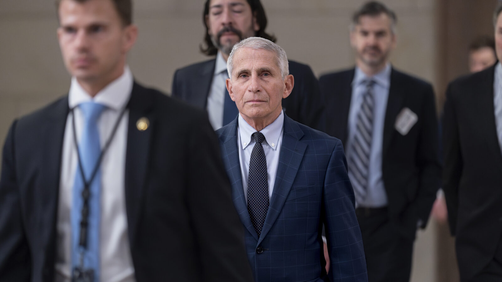 AP24008577005813-1600x900