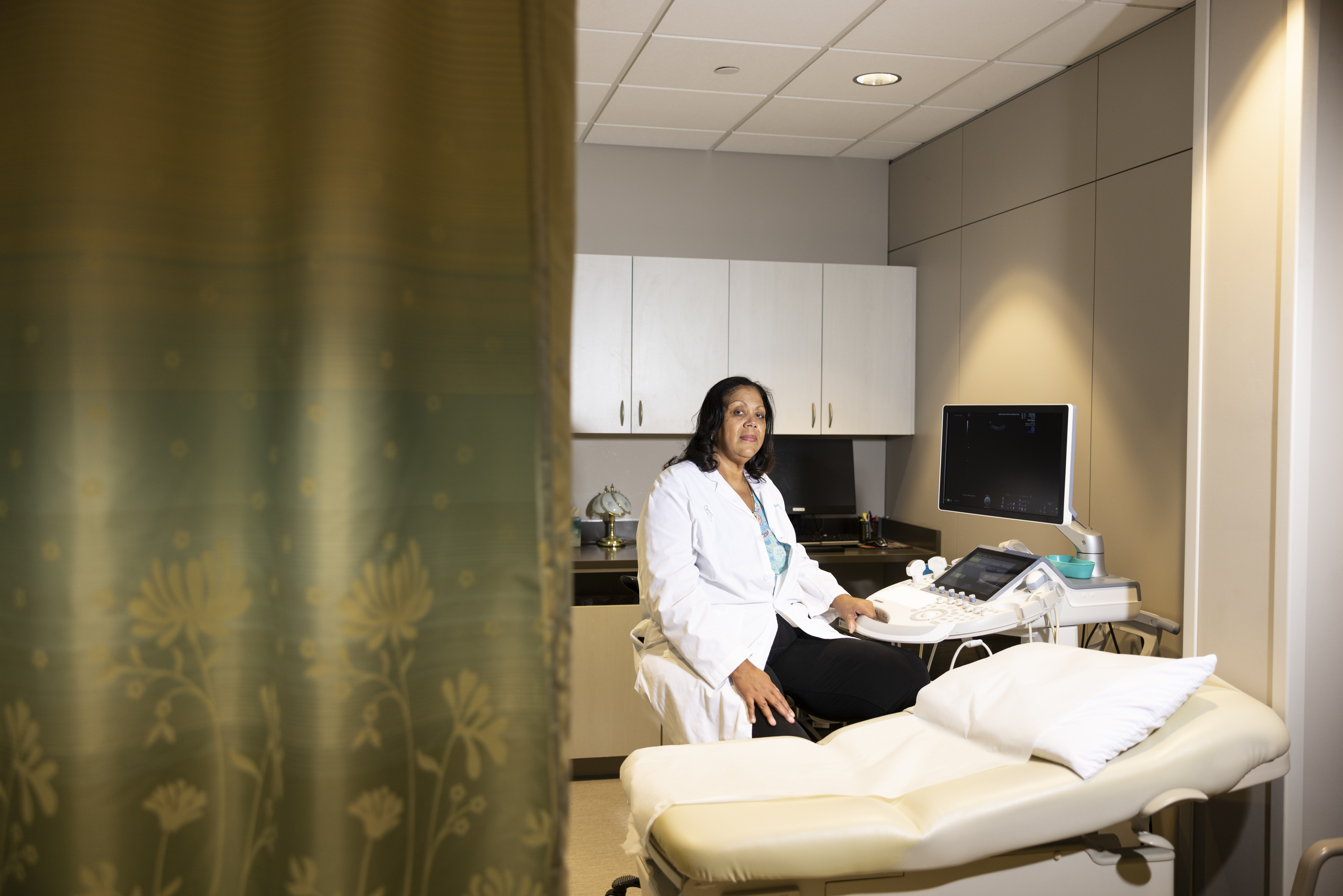 A portrait of Dr. Barbara C. Toppin at the clinic in Woodbury, Minnesota.