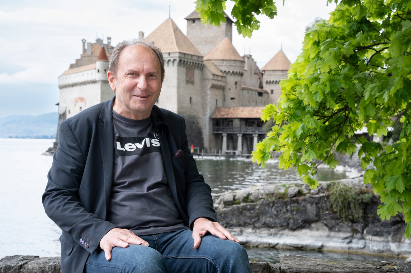 Patient-with-ParkinsonDisease_training_WITH_stimulation_NeuroRestore_©CHUV-Gilles-Weber-Chateau-de-Chillon-Montreux_Veytaux_2