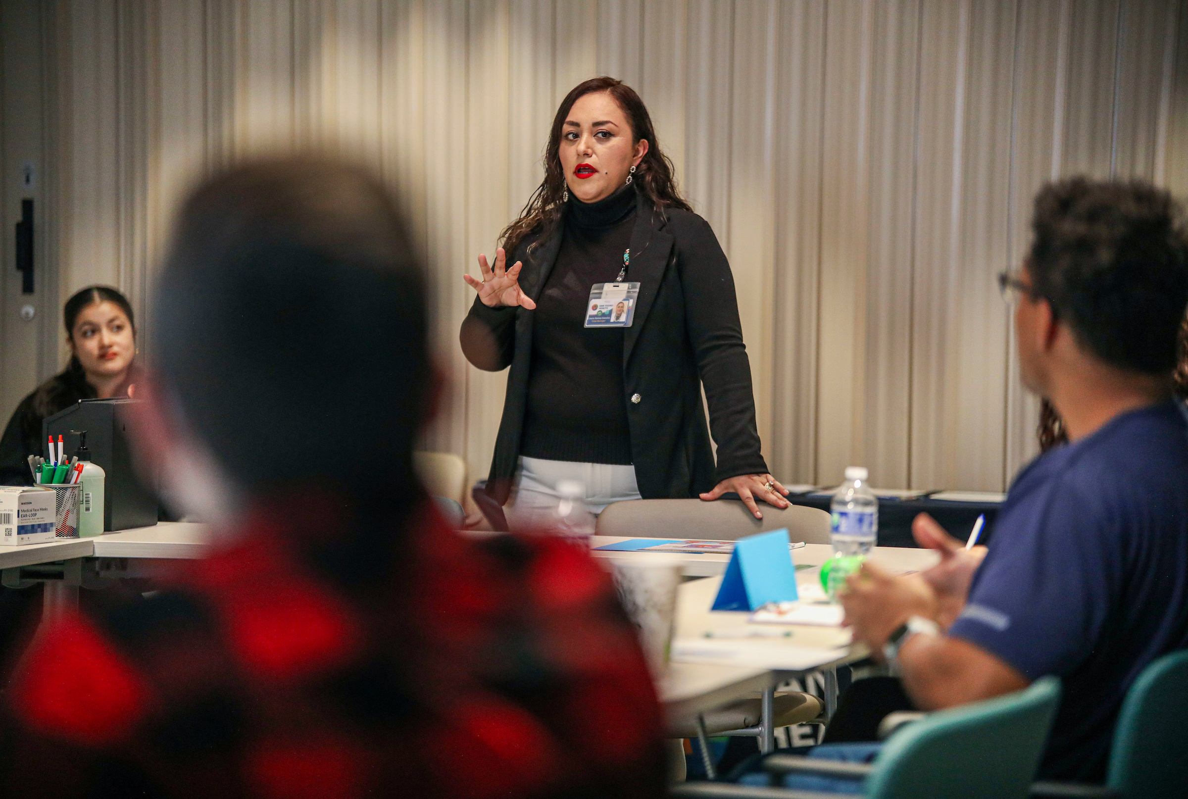 Laura Gomez-Cancino leads a group session at the San Ysidro Health Clinic.