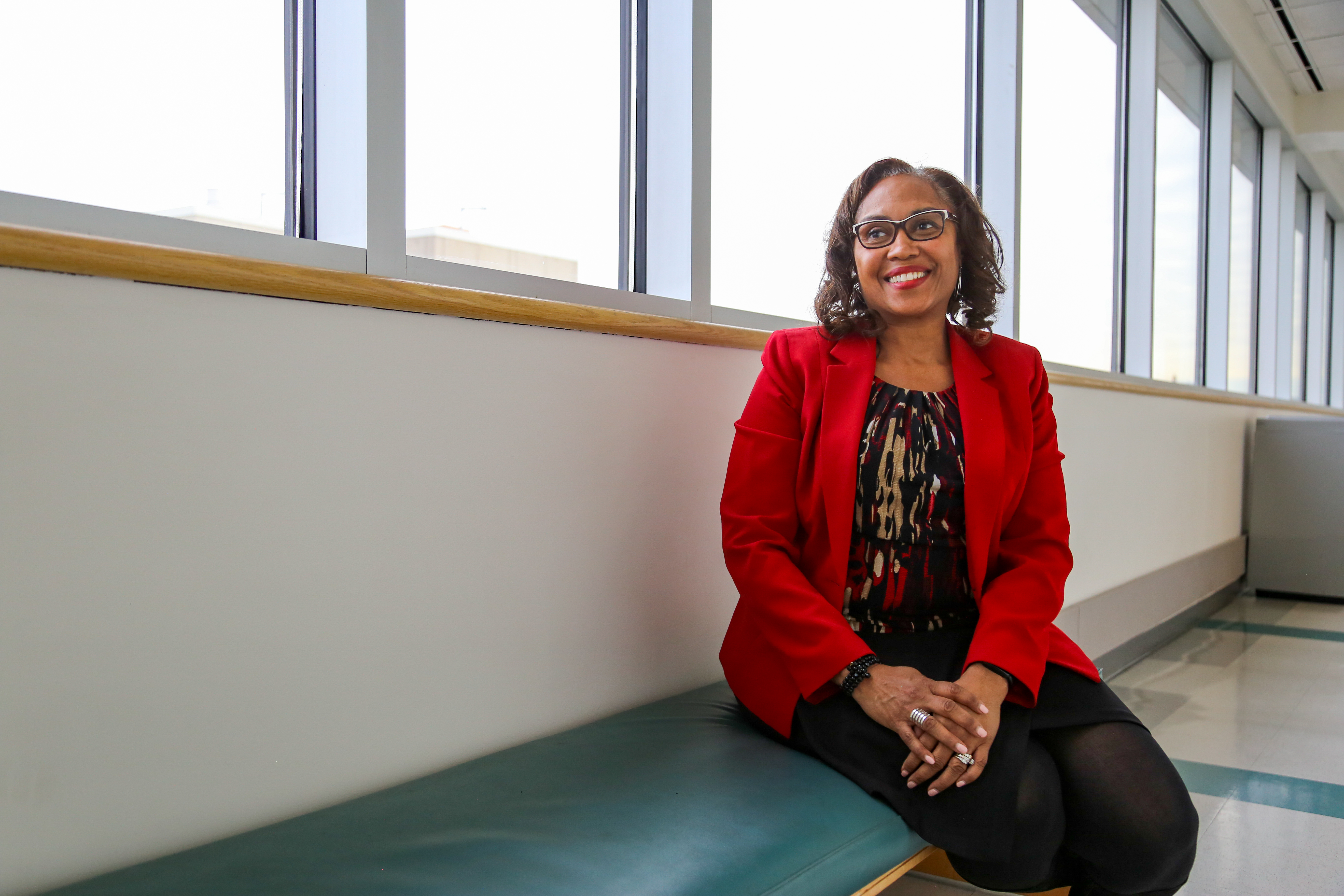 Cognitive neuropsychologist Lisa Barnes poses for a portrait